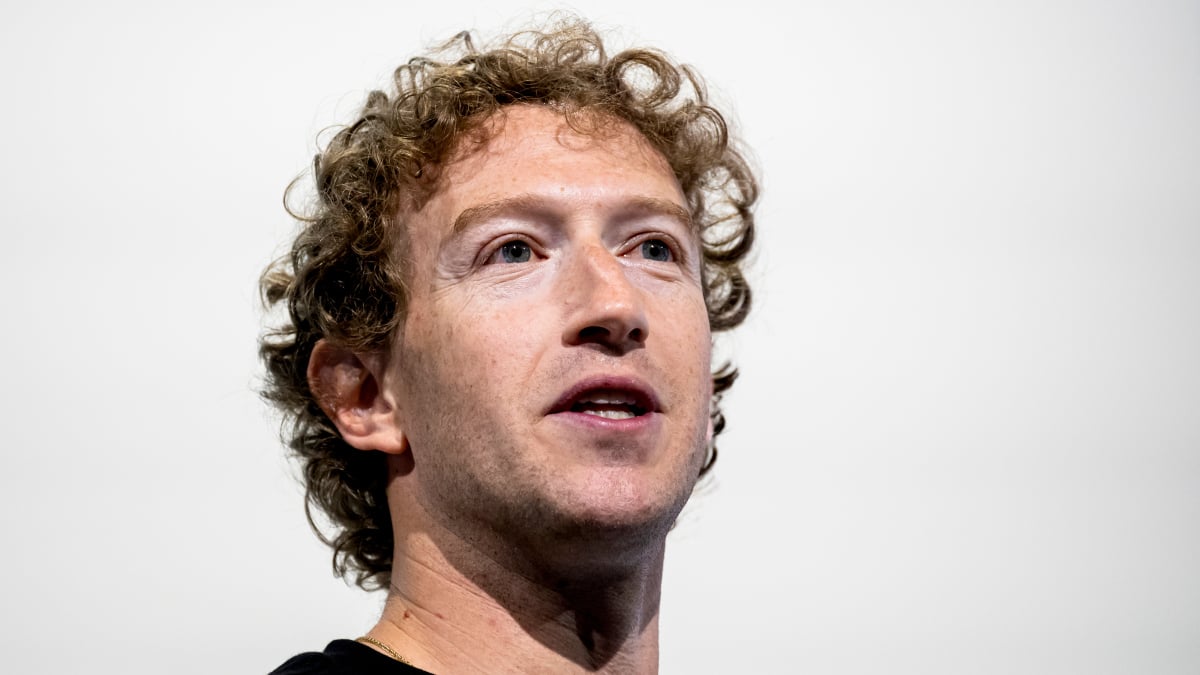 mark-zuckerberg-removed-tampons-from-mens-restrooms-meta-employees-put-them-back.