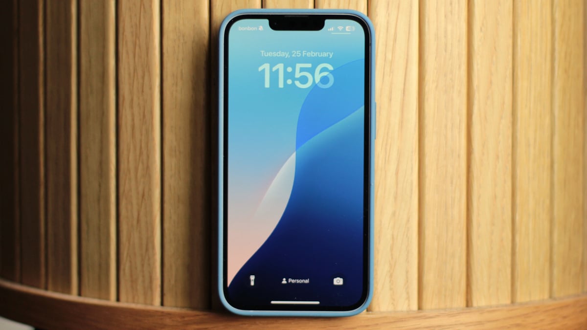 apple-iphone-16e-review:-battery-life-king