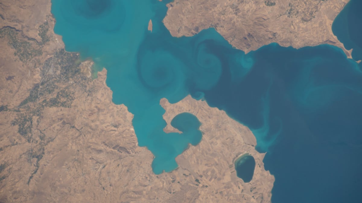 much-of-what-lies-on-the-seafloor-remains-a-mystery-nasa-is-fixing-that.
