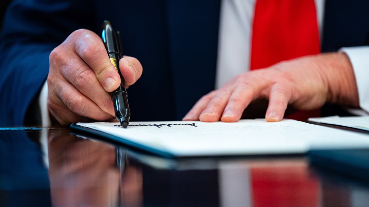 Trump To Sign Order Prohibiting State AI Regulation