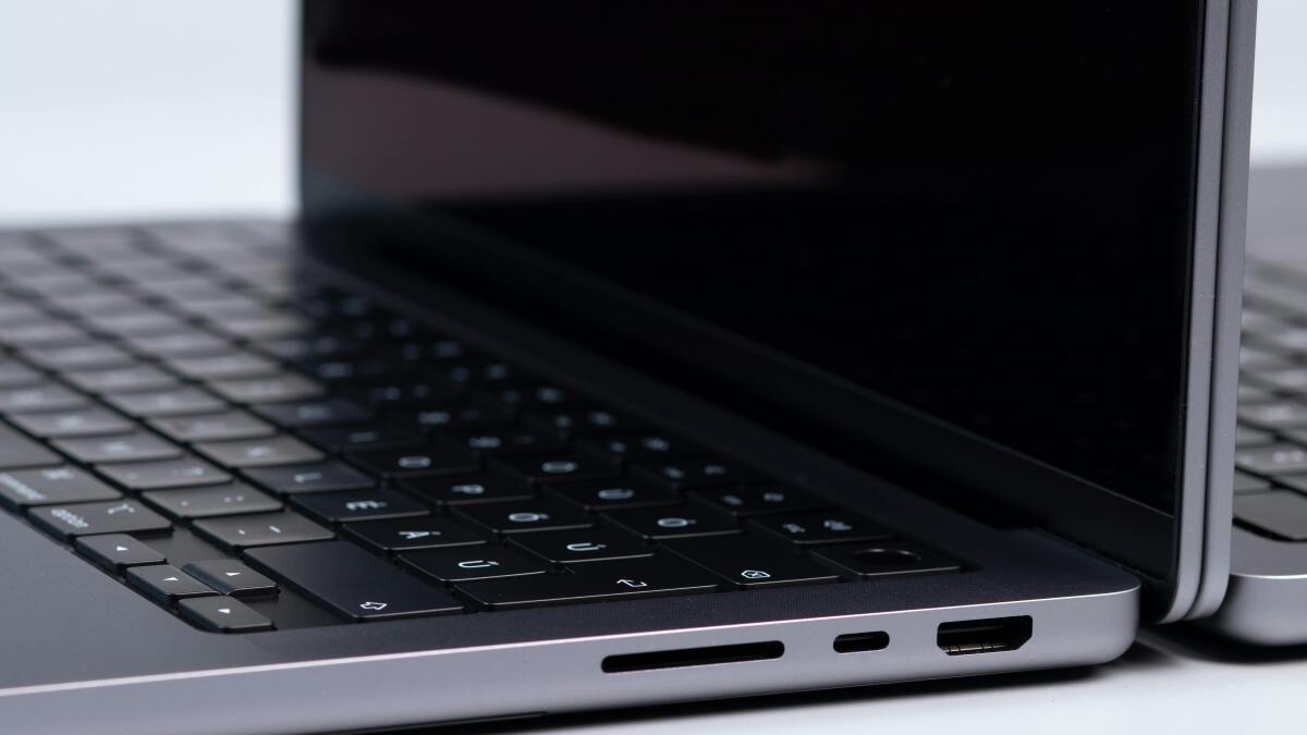 This Apple MacBook Air Is Down To Under $200 In Limited-Time Deal