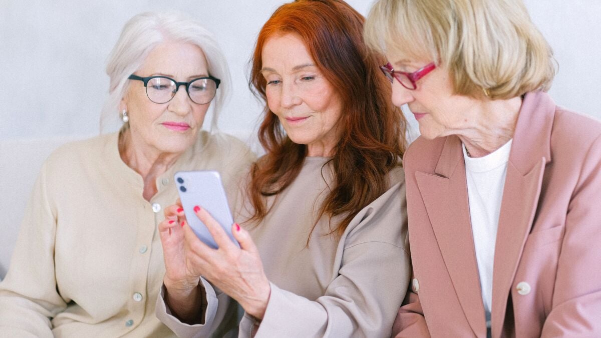the-best-senior-phone-plans-of-2026:-cut-your-monthly-bill-in-half-with-t-mobile,-at&t,-and-more