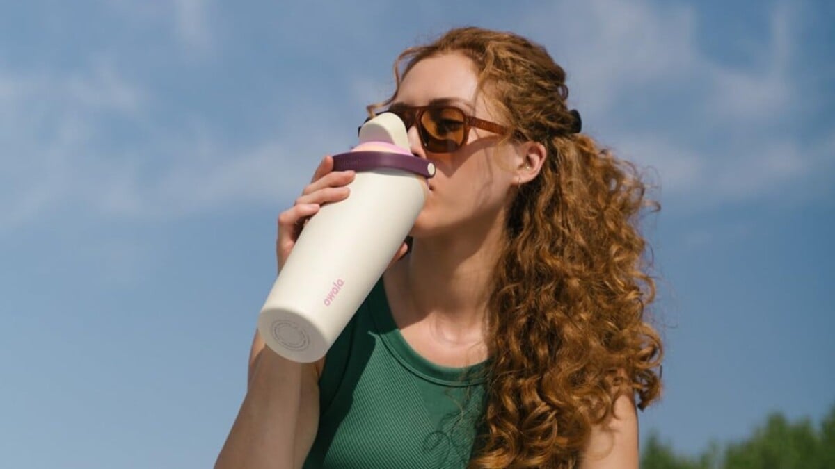 the-owala-freesip-sway-water-bottle-is-on-sale-for-the-best-price-at-amazon