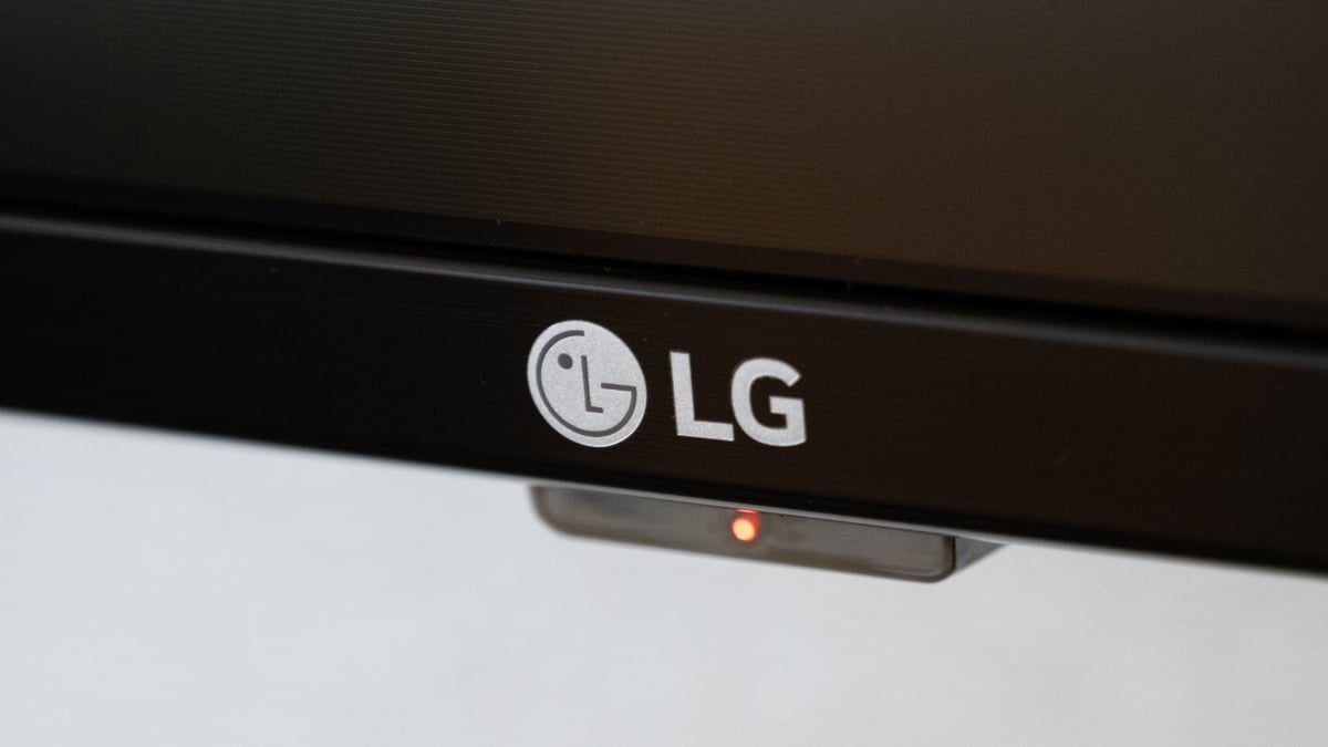 youtuber-claims-lg-tvs-spy-on-users-even-when-turned-off