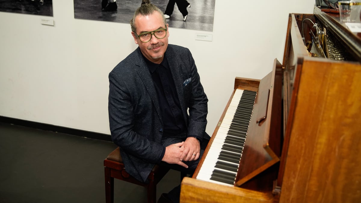duncan-sheik-soundtracked-a-generation-of-extremely-online-theater-kids